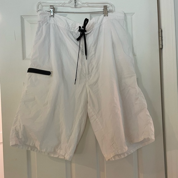RALPH LAUREN DENIM & SUPPLY Men’s White Board Shorts - Picture 1 of 3